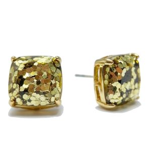 New york Small Square Stud Earrings (Golden)